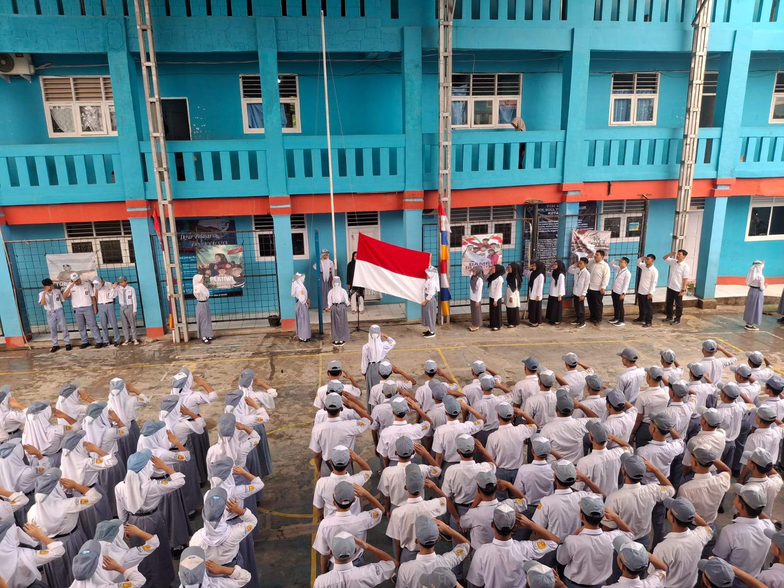 Upacara Bendera di SMK Bina Putera Bogor: Menanamkan Disiplin dan Jiwa Nasionalisme